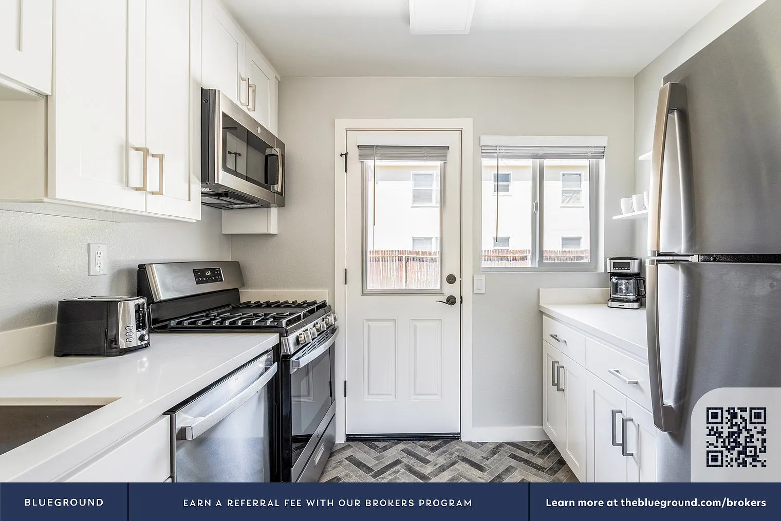 Studio, 1.0 bath, 335 sqft, $3,180 — Photo 3