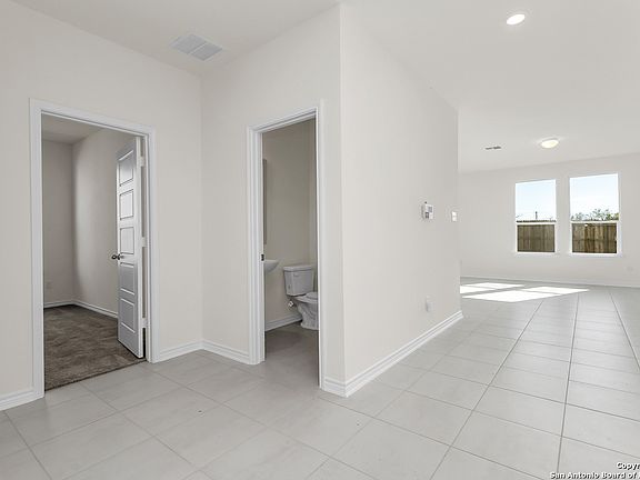 4th image of 4722 PLAZA CENTER