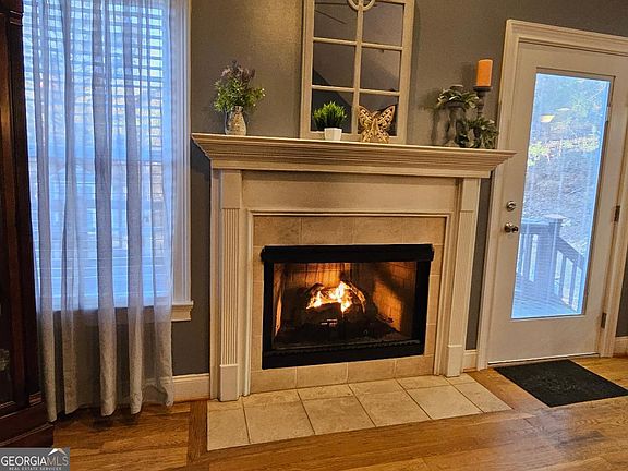 2nd image of 108 Thornwood Dr SW