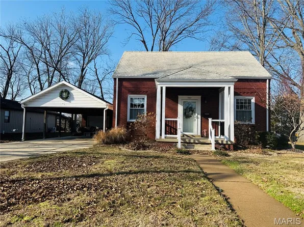 549 S Grand St, Nashville, IL 62263