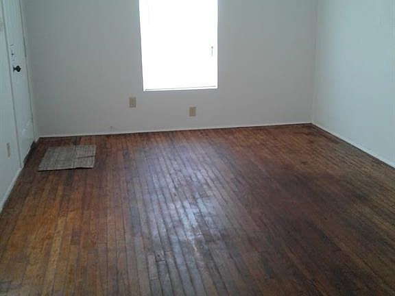 4th image of 3121 James Ave