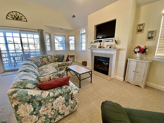 2nd image of 1426 Asbury Ave Floor 2