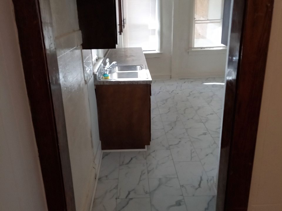 2nd image of 4532 Agnes Ave