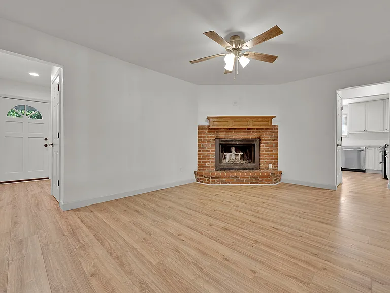 449 Madrina Ct — Photo 22