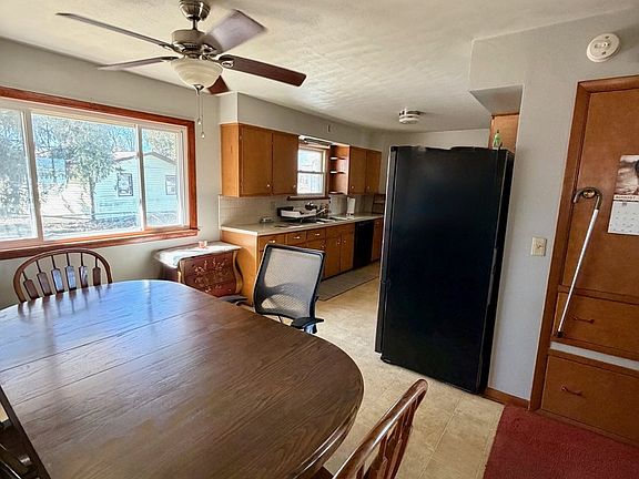 5th image of 820 Crest View Trl