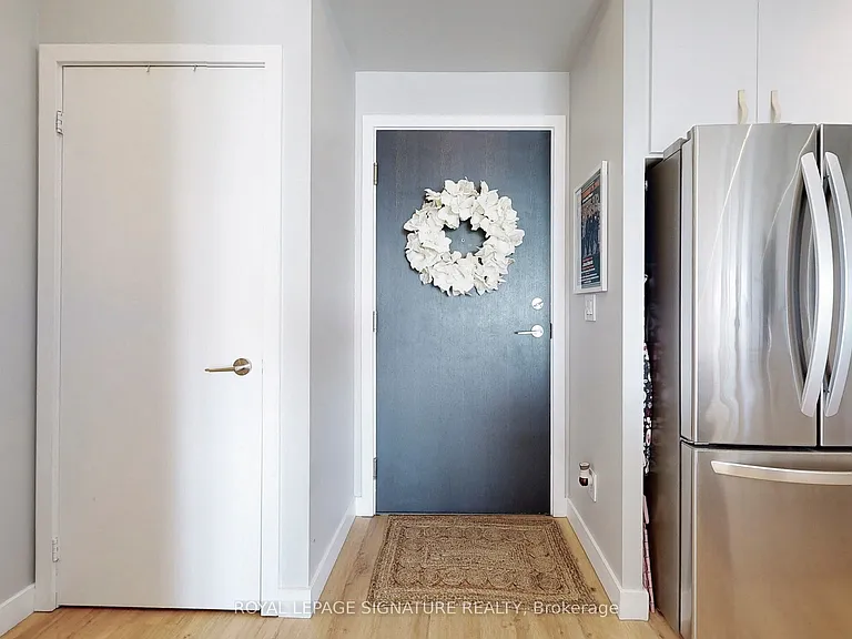 8 Trent Ave #821 — Photo 15
