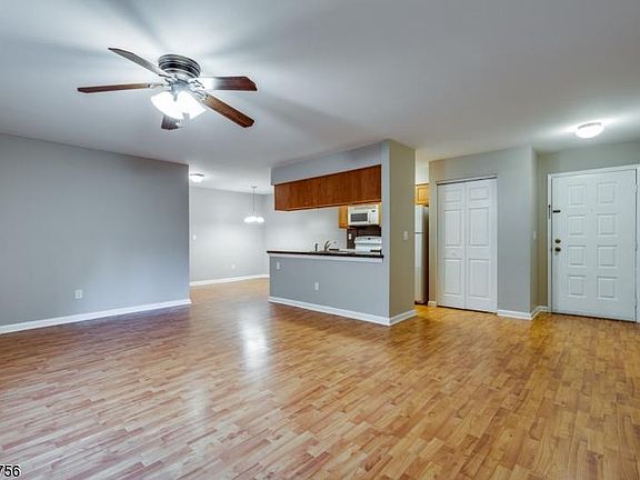 2nd image of 71 Marlowe Ct #71