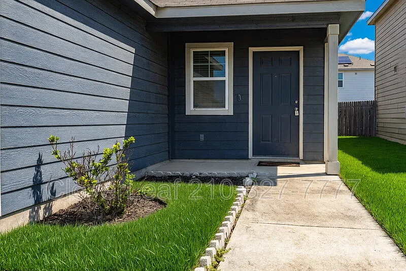 3 bed, 2.0 bath, 1510 sqft, $1,557 — Photo 4
