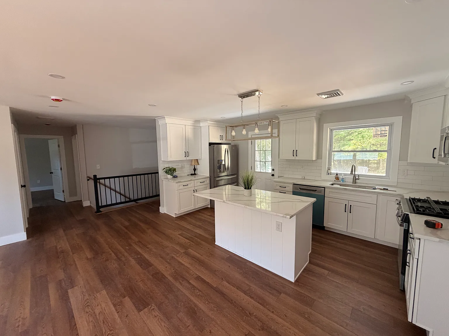 4 bed, 1800 sqft, $2,900 — Photo 3