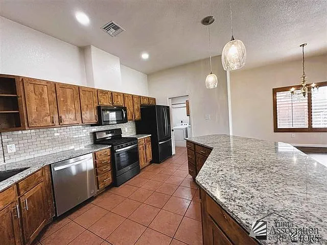 11857 E 27th Pl — Photo 11