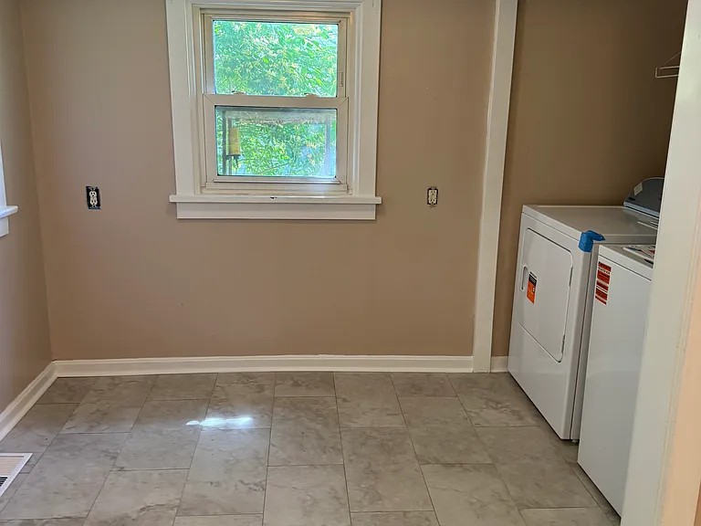 6917 Daisy Ave — Photo 5