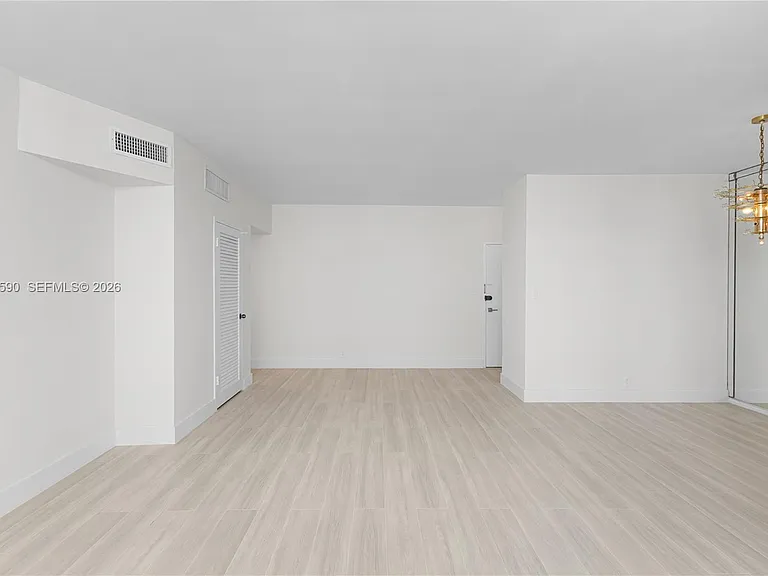 4747 Collins Ave #709 — Photo 18
