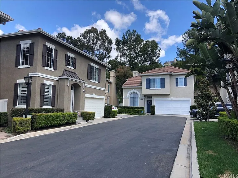 103 Melrose Dr — Photo 2