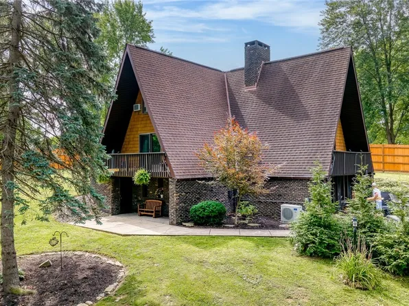 3060 Robin Dr, Ravenna, OH 44266