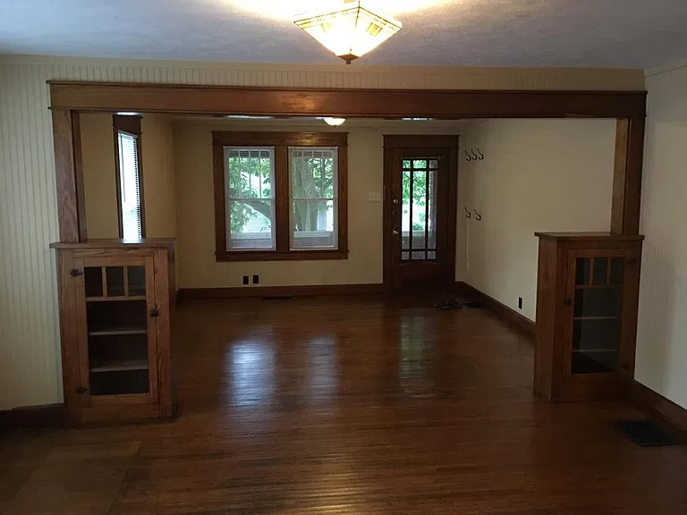 425 E University St — Photo 6