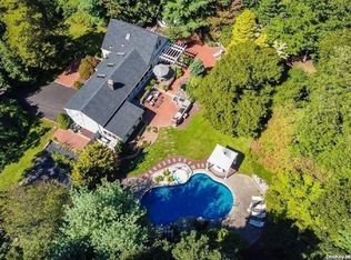 3 Henhawk Ln, Huntington, NY 11743