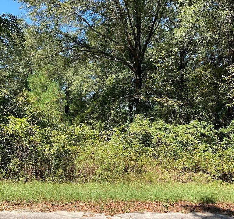 2nd image of 445 Country Club Rd