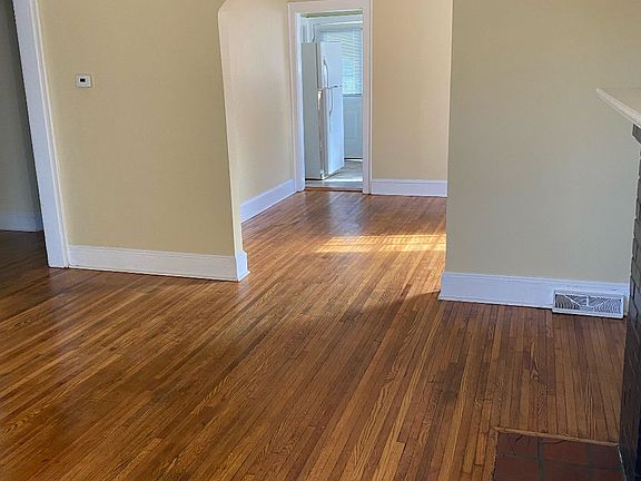 5th image of 114 Hawthorne Ln