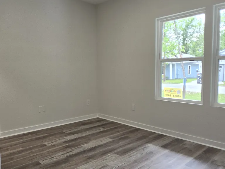 55 Delmonte St — Photo 22