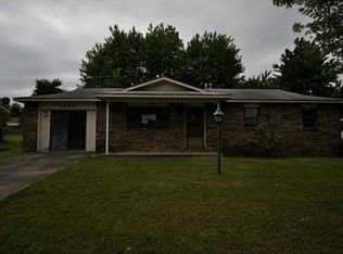 1504 White Rd, Springdale, AR 72762