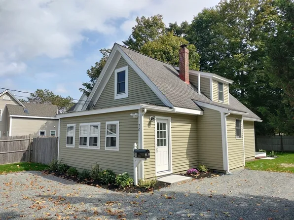 20 Benton St, Middleboro, MA 02346