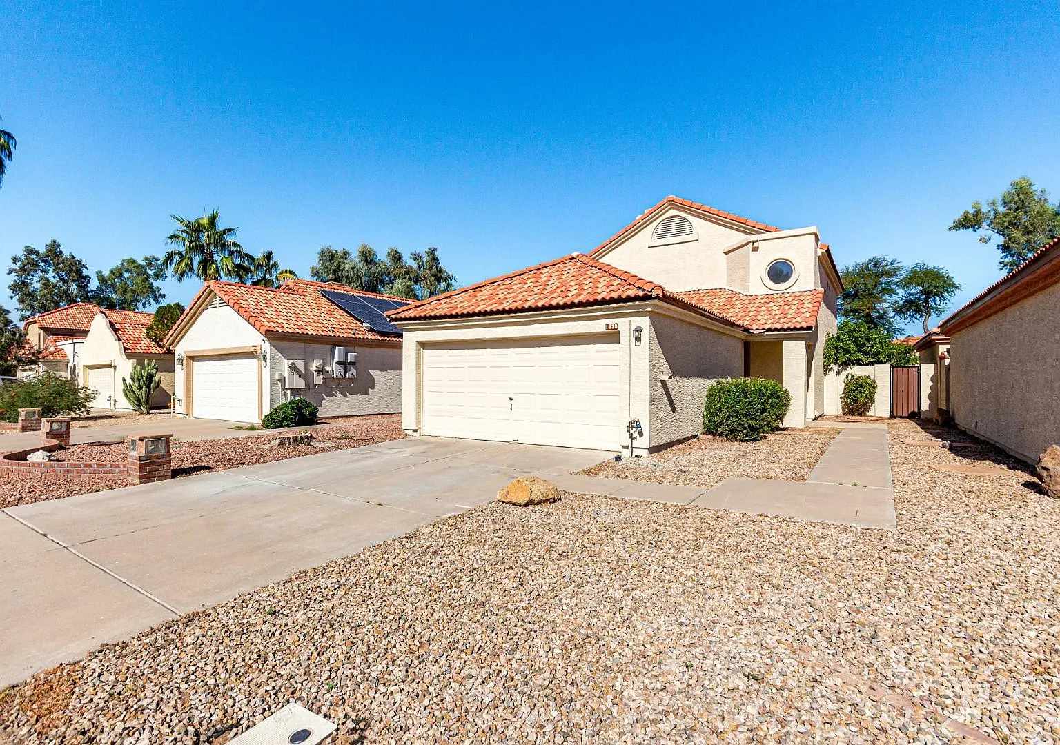 3 bed, 2.5 bath, 1739 sqft, $2,550 — Photo 2