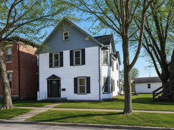 207 S 3rd St, Bellevue, IA 52031