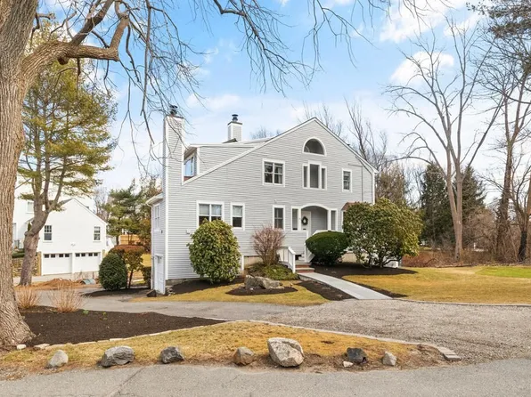 31 Cloutmans Ln, Marblehead, MA 01945