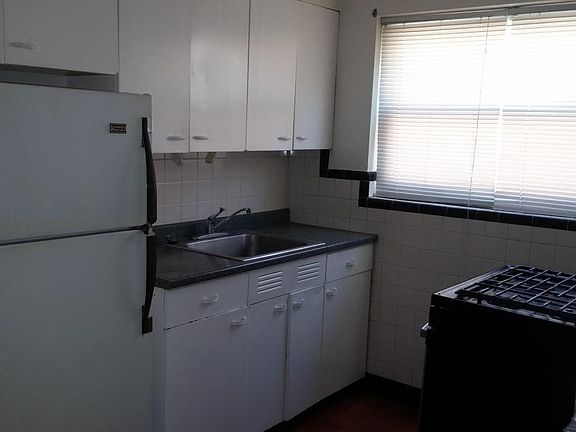 2nd image of 2528 Williams Ave APT 1