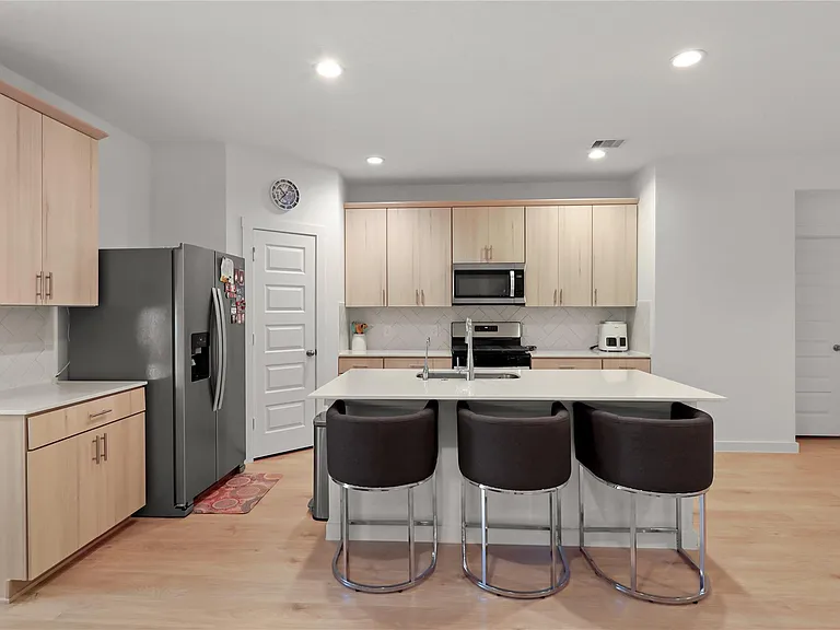 2908 Misty Elm Ln — Photo 9