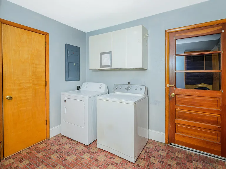 117 N Hillsdale Dr — Photo 28