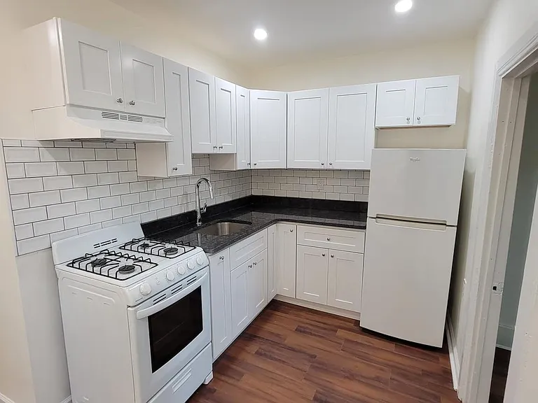 616 Tasker St #2 — Photo 2