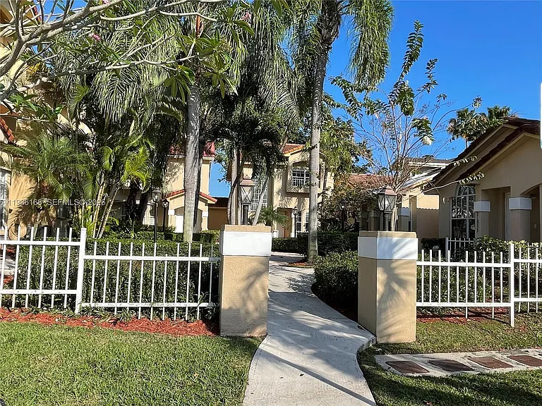 21567 SW 87th Ct #- — Photo 10