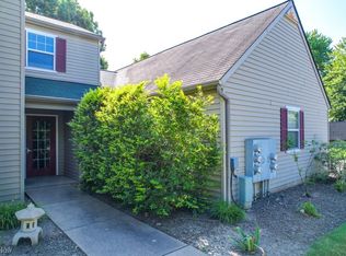 995 Canyon View Rd APT B, Sagamore Hills, OH 44067