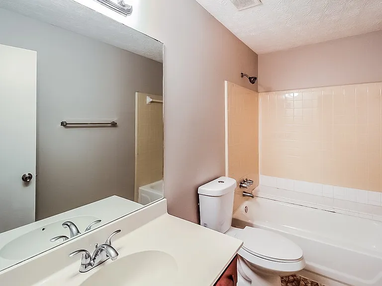 2468 Mistletoe Ln — Photo 15