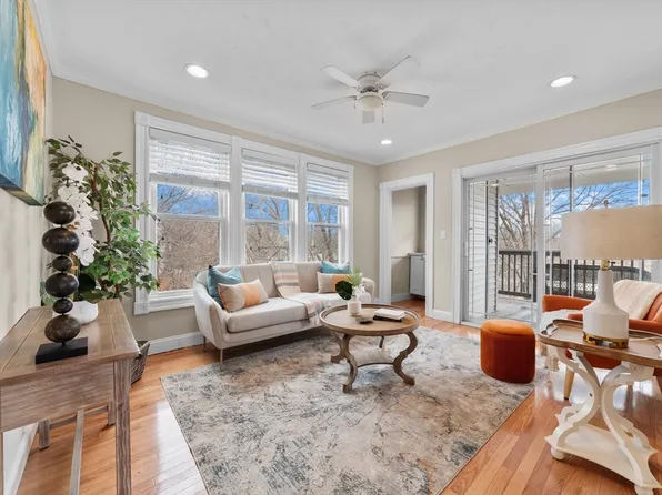 301 Savin Hill Ave #3, Dorchester, MA 02125