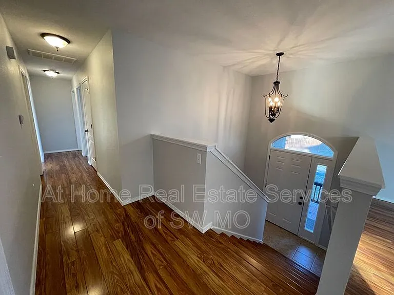 977 S Ballard Dr — Photo 5