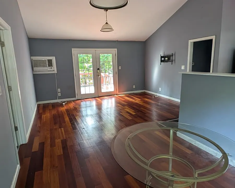 2 Claremont Trl