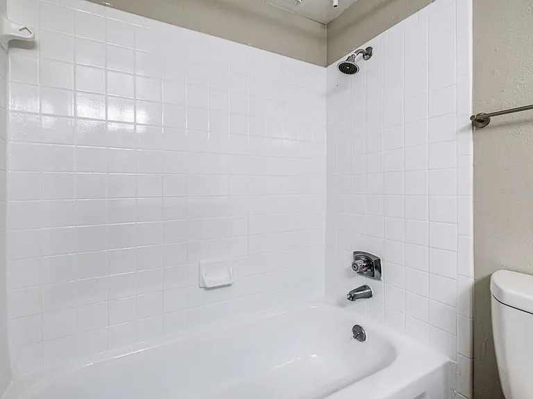 Barrett Apartment Homes — Photo 55
