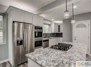 72 Willow Ave, Somerset, NJ 08873