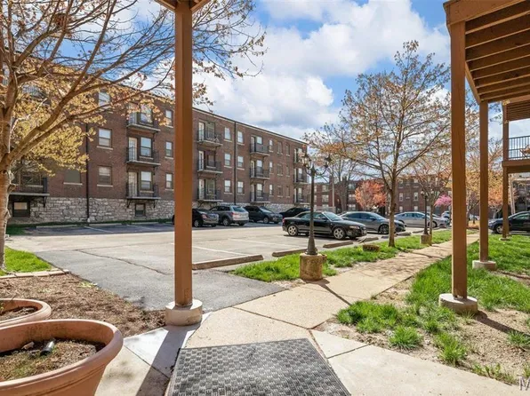 5696 Kingsbury Ave #406, Saint Louis, MO 63112