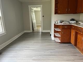 5th image of 420 Orchard Ave