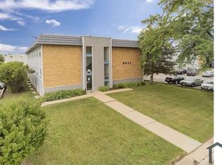 2441 Holmes St #11, Rockford, IL 61108