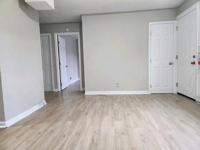 167 Latimer Rd — Photo 4