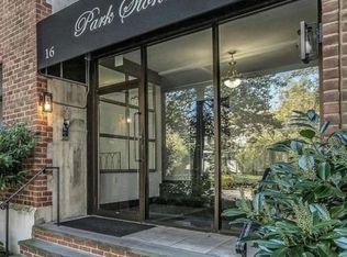 16 Stoner Ave APT 2G, Great Neck, NY 11021