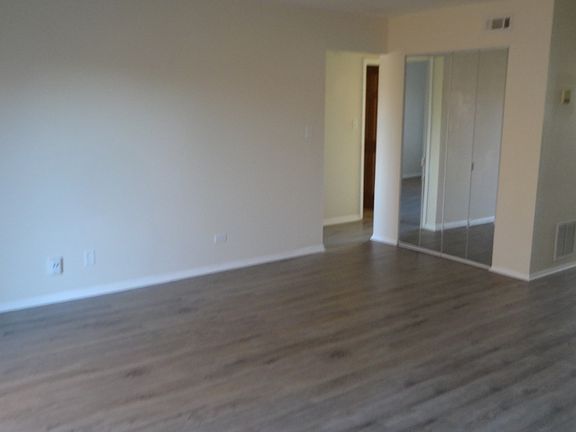 3rd image of 1500 S Fairfield Ave APT 23C