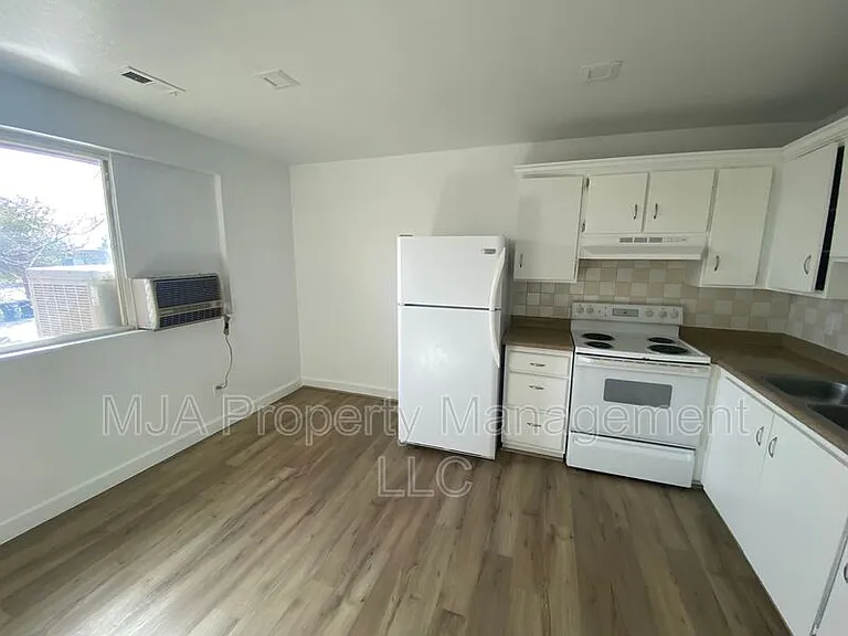 2517 S Lakecrest Dr #3 — Photo 7