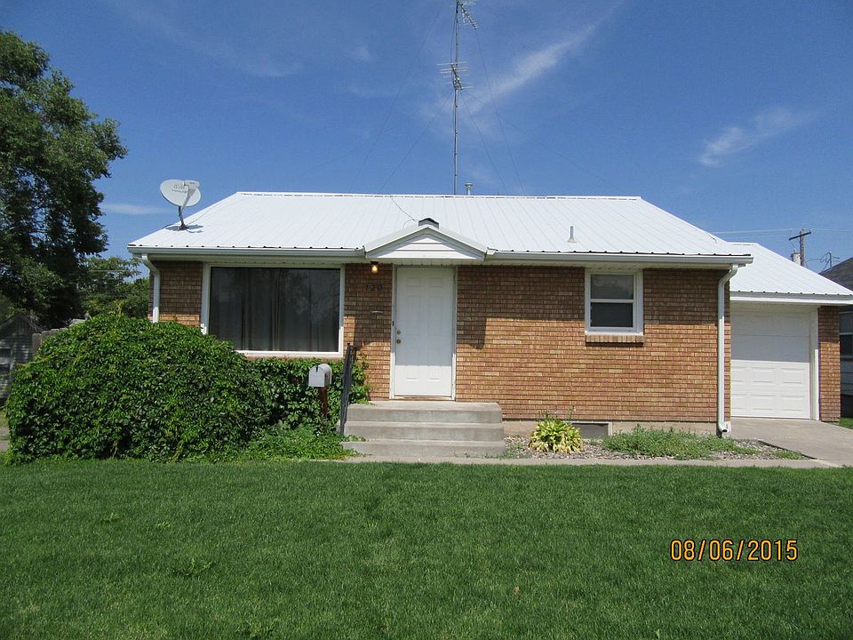 1st image of 720 11th Ave N
