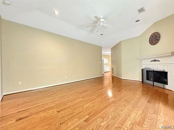 3rd image of 3324 Kensington Ct