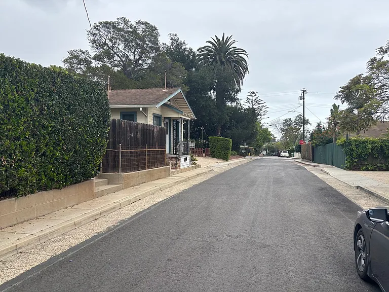 1330 Carmelita Ave — Photo 20